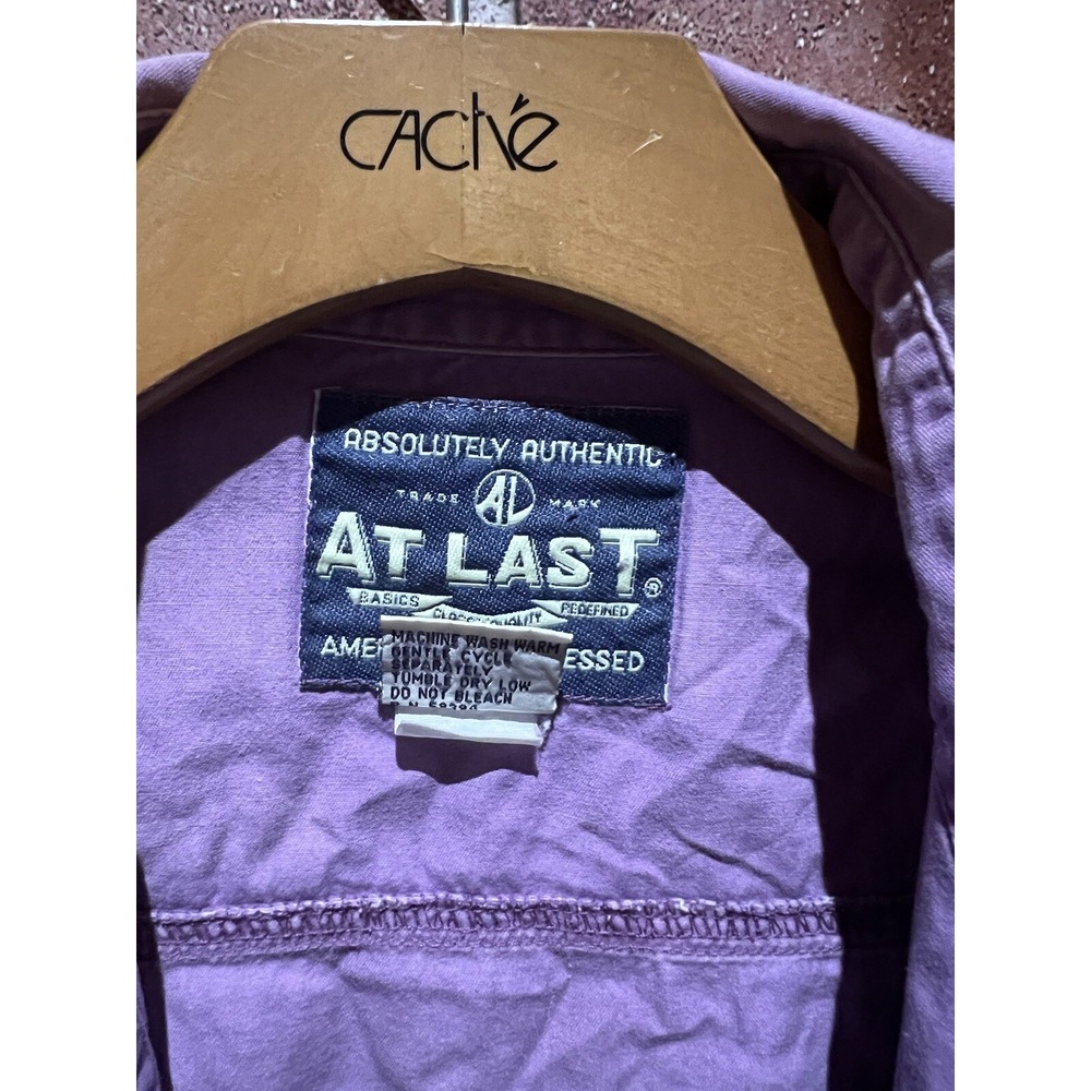 AbsolutelyAuthenticAtLastAmericasBestDressed Purple Sleeveless ButtonDown Size S - Picture 3 of 7